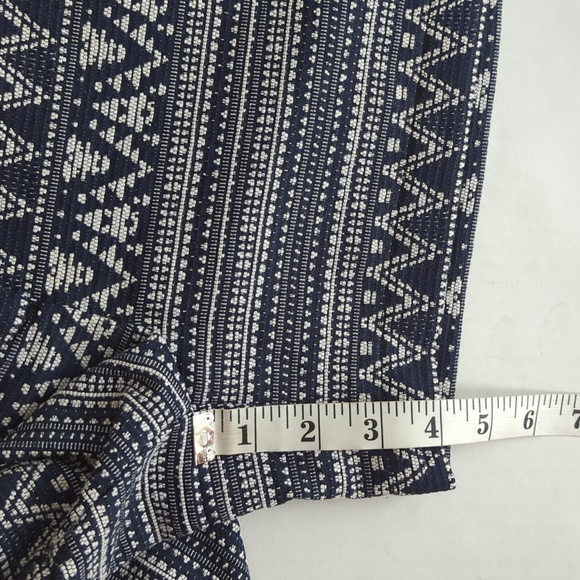 Loft Outlet Geometric Woven Pattern Tribal Shorts 4 Blue White - Picture 11 of 12